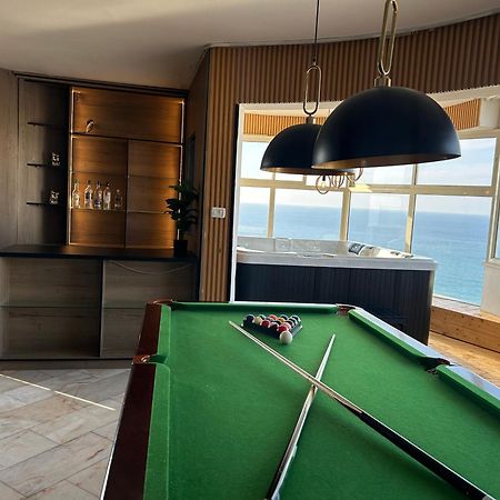 Sea-Front Apartment Нетанья Екстер'єр фото